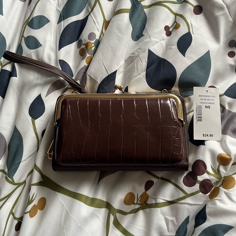 Elegant Mahogany Crocodile-Embossed Clutch